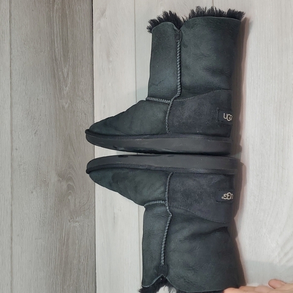 Ugg Australia Women Classic Short Bailey Button II Booties shoes sz 6 - Picture 7 of 15